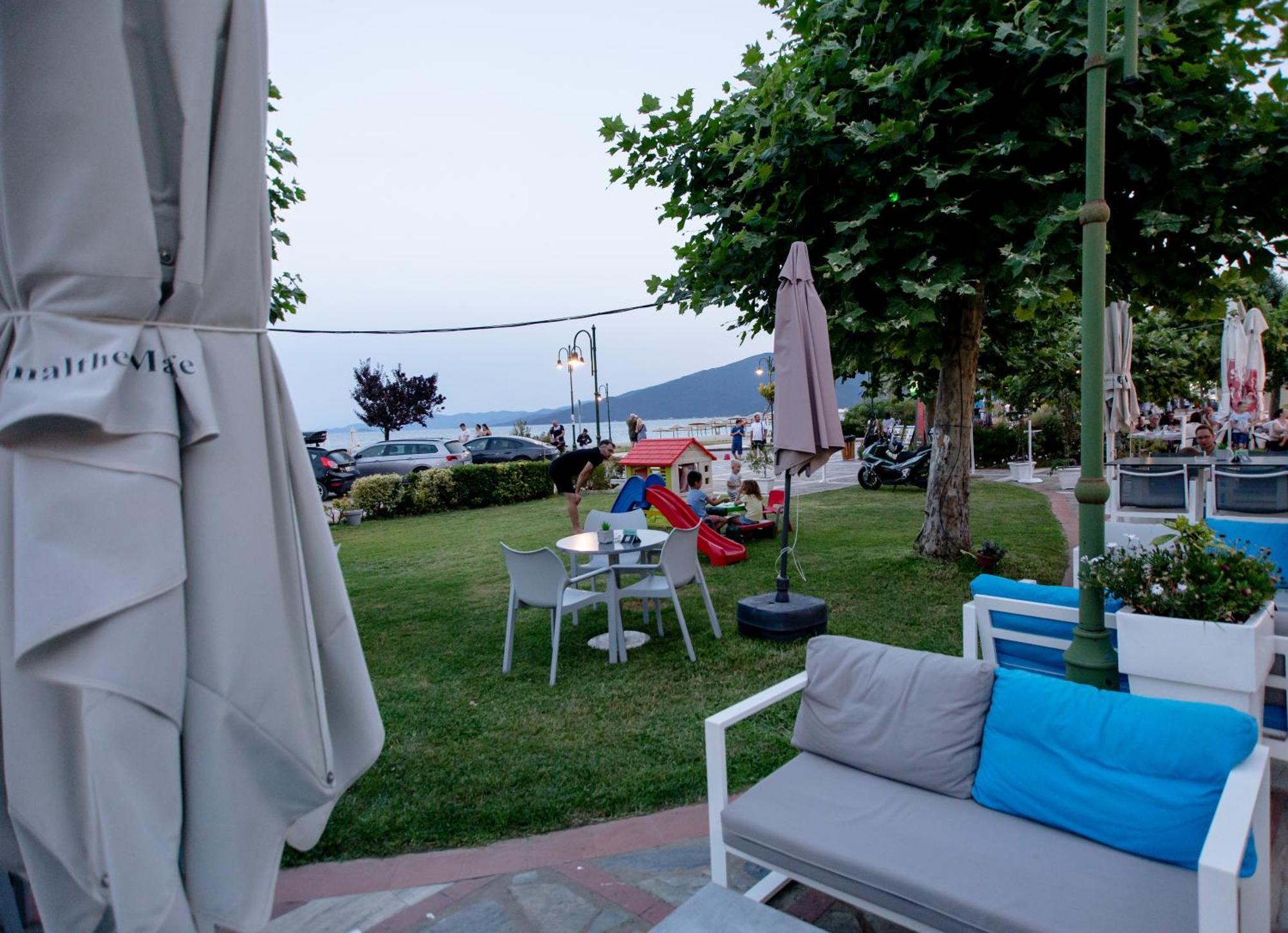 Amalia Mare Sea View Apartment เนอาวรัสนา ภายนอก รูปภาพ