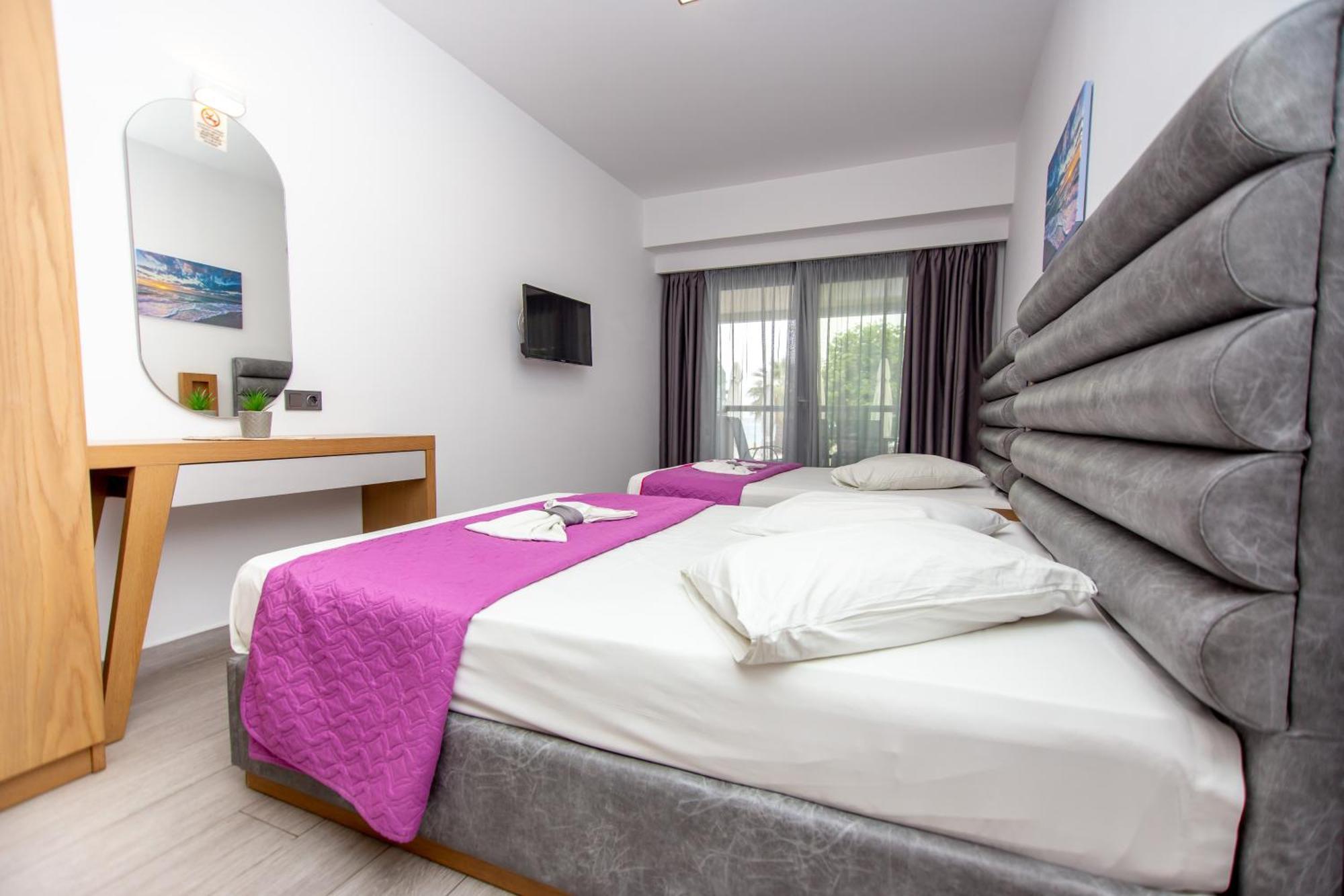 Amalia Mare Sea View Apartment เนอาวรัสนา ภายนอก รูปภาพ
