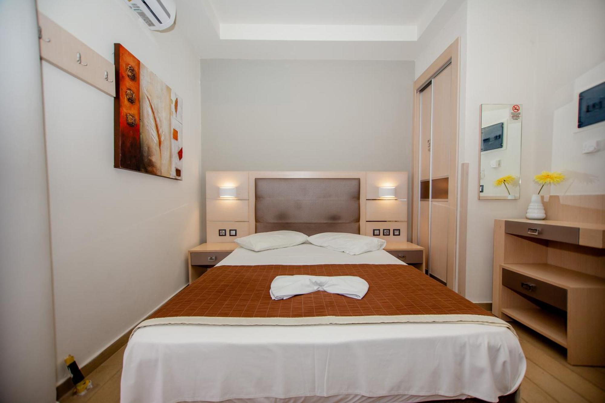 Amalia Mare Sea View Apartment เนอาวรัสนา ภายนอก รูปภาพ
