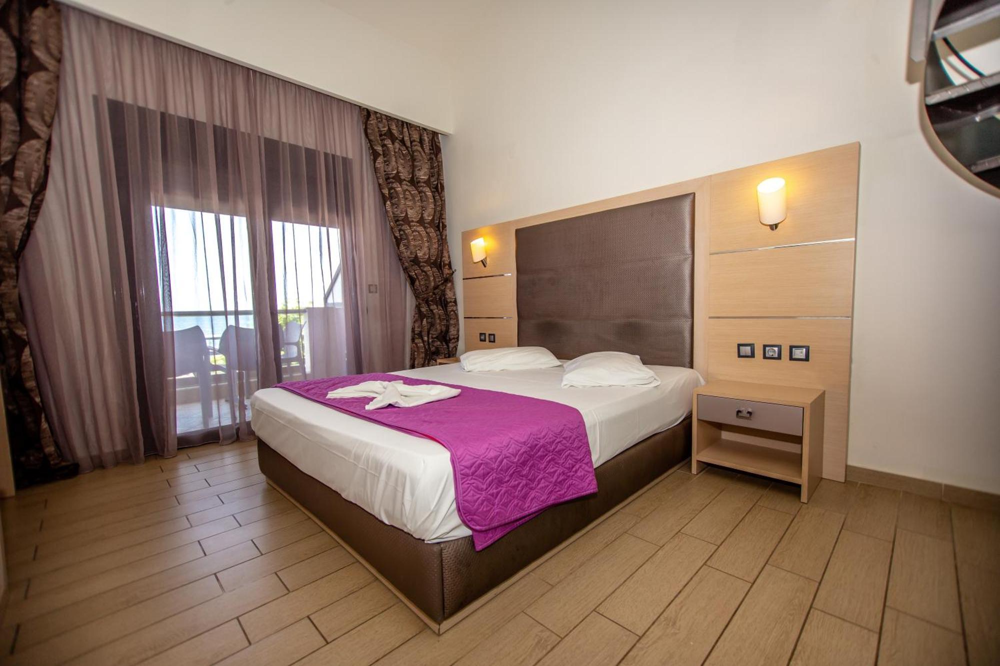 Amalia Mare Sea View Apartment เนอาวรัสนา ภายนอก รูปภาพ
