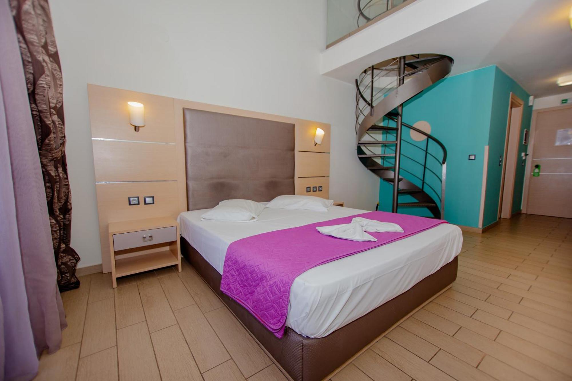 Amalia Mare Sea View Apartment เนอาวรัสนา ภายนอก รูปภาพ