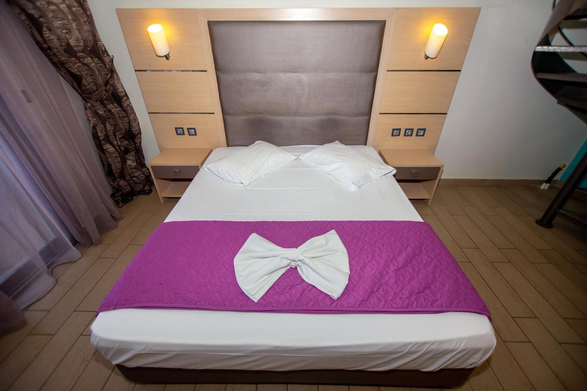 Amalia Mare Sea View Apartment เนอาวรัสนา ภายนอก รูปภาพ